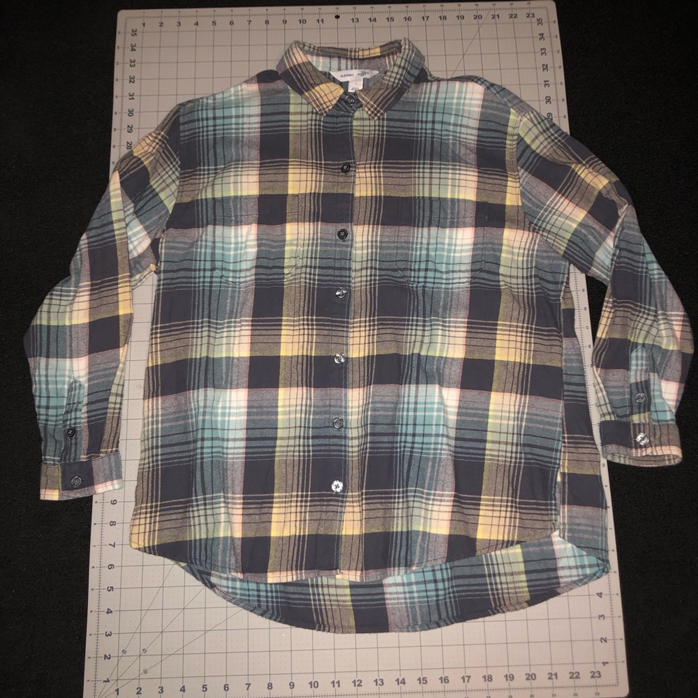Old Navy. The Boyfriend Shirt. Long Sleeve Plaid Flannel. Size Large. Multicolor